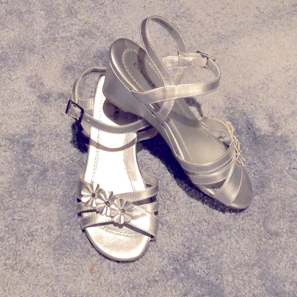 Christie & Jill size 4 silver Sandler
